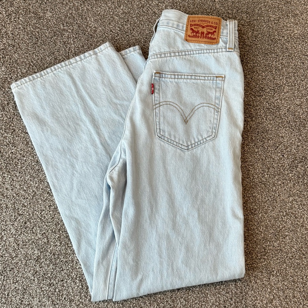 Levi’s High Waisted Straight Jeans in Light Blue